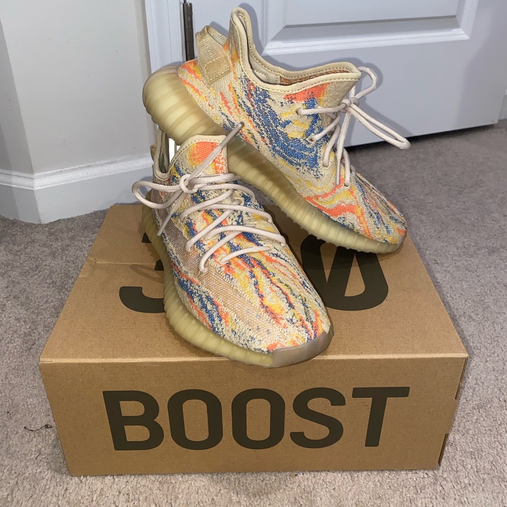 Women’s Yeezy Adidas Boost 350 V2, size 7